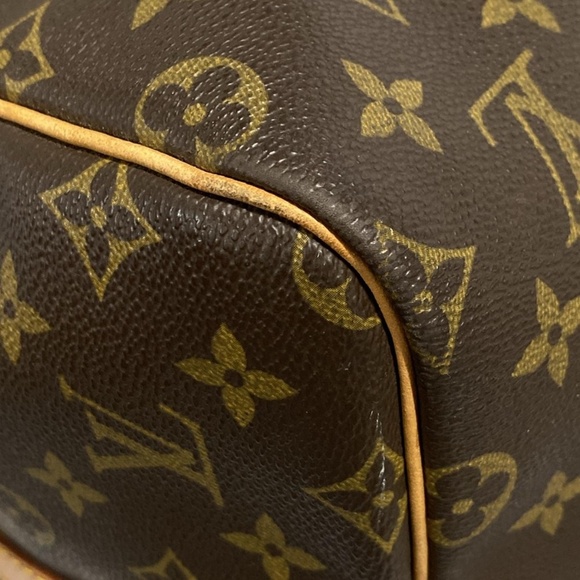 Louis Vuitton Keepall 55 Bandouliere Travel Bag - Picture 8 of 16